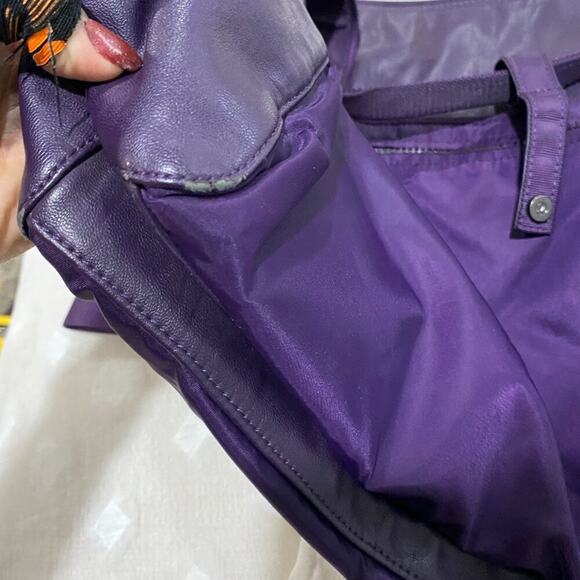 Lululemon Athletica Free to Be Sports Bag Duffle Luggage Gym Tote Purple Yoga - Picture 6 of 6